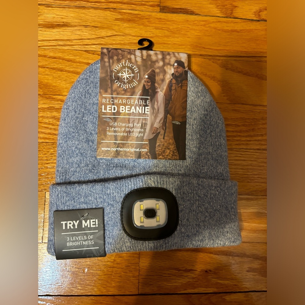 NWT Northern Original Rechargeable LED Beanie Cap in Blue